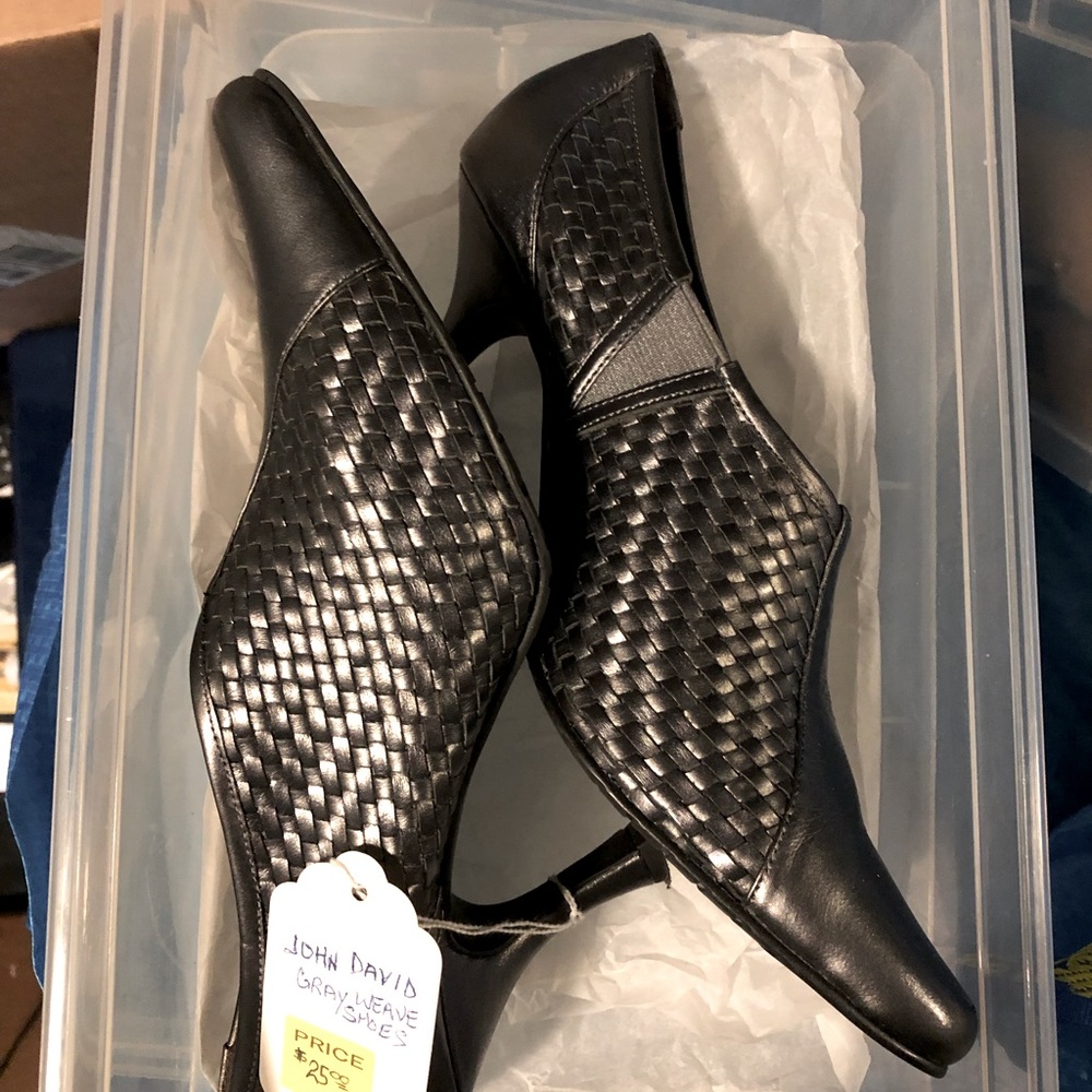 Great Shoe Boot, Very Stylish and a great look with Jeans. Size fits 7.5-8 Med